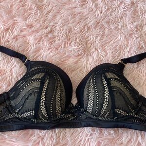 NWT black lace underwire bra size 36B